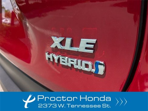 Used 2022 Toyota RAV4 XLE Premium image 15