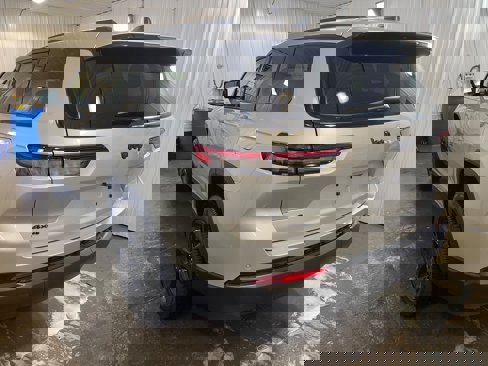 New 2025 Jeep Grand Cherokee L Altitude image 5