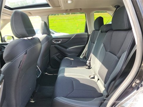 Used 2022 Subaru Forester Premium image 10