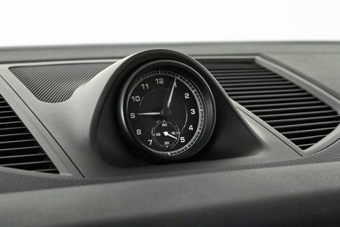 Certified 2022 Porsche Macan image 17