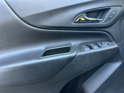 Used 2023 Chevrolet Equinox LT image 11