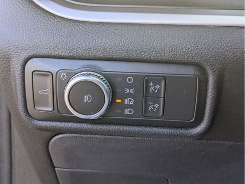 Certified 2022 Ford Explorer XLT w/ Equipment Group 202A image 17