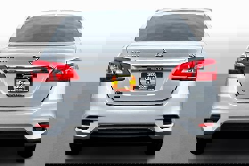 Used 2017 Nissan Sentra SV image 4