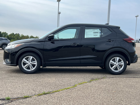 New 2025 Nissan Kicks Play S image 4