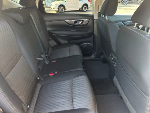Used 2017 Nissan Rogue SV w/ SV Premium Package image 26