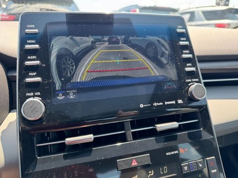 Used 2019 Toyota Avalon Limited image 24