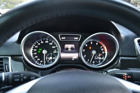 Used 2015 Mercedes-Benz ML 400 4MATIC w/ Accessory Chrome Package image 20