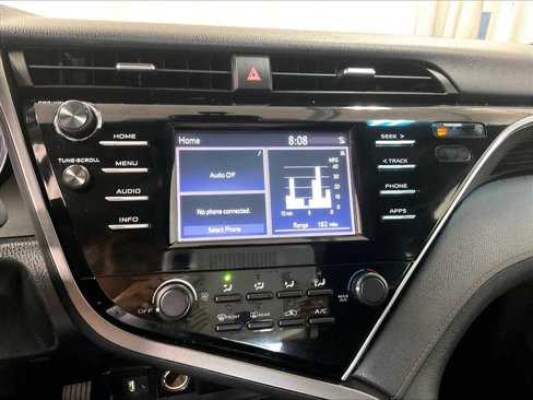 Used 2018 Toyota Camry LE image 19