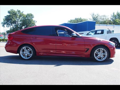 Used 2017 BMW 330i Gran Turismo xDrive image 6