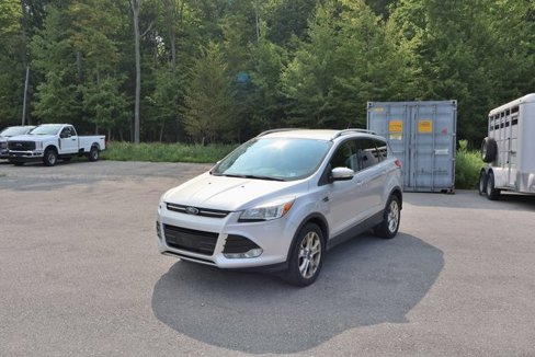 Used 2016 Ford Escape Titanium image 2