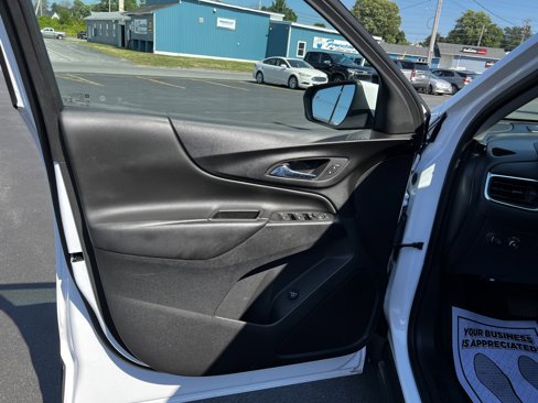 Used 2022 Chevrolet Equinox LT image 11