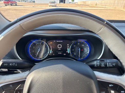 Used 2019 Chrysler Pacifica Limited image 15