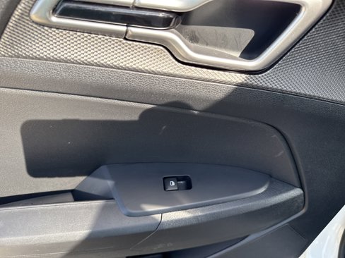 Used 2023 Kia Sportage LX image 27