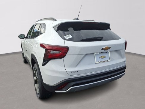 New 2025 Chevrolet Trax LT image 3