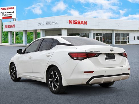 Used 2024 Nissan Sentra SV image 3