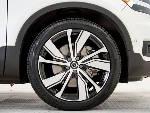 Used 2022 Volvo XC40 P8 Recharge Plus image 27