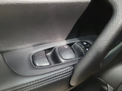 Used 2017 Nissan Rogue SV image 27