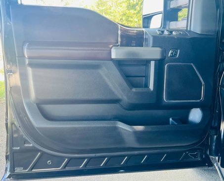 Used 2015 Ford F150 Platinum w/ Equipment Group 701A Luxury image 20