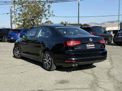Used 2016 Volkswagen Jetta SE image 6