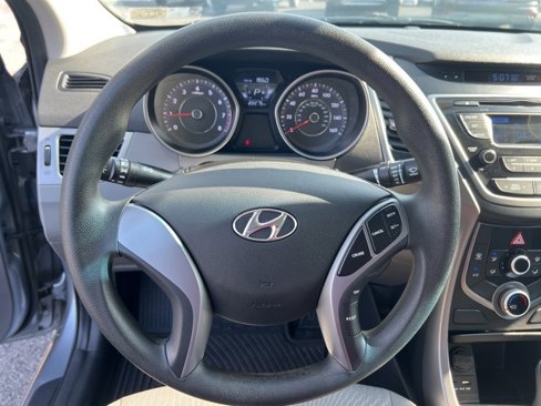 Used 2016 Hyundai Elantra SE image 22