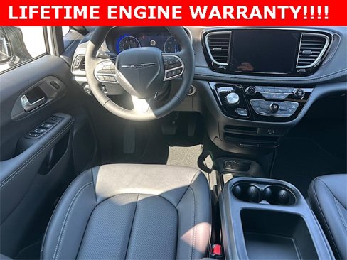 New 2026 Chrysler Pacifica Select image 18