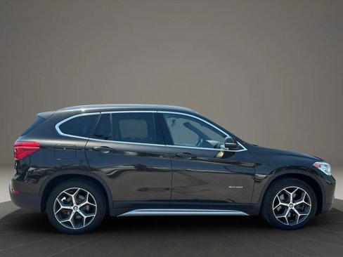 Used 2017 BMW X1 xDrive28i image 10