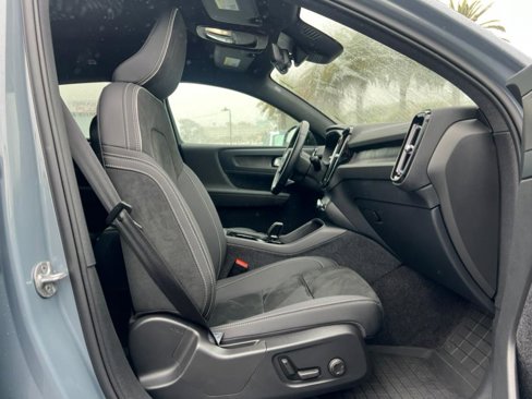 Used 2023 Volvo C40 P8 Recharge Ultimate image 34