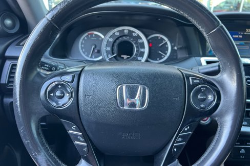 Used 2015 Honda Accord Touring image 19