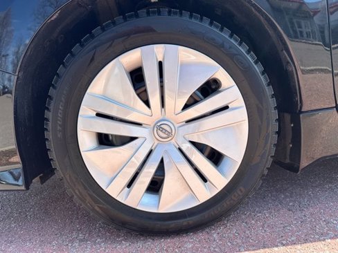 Used 2024 Nissan Leaf S image 25