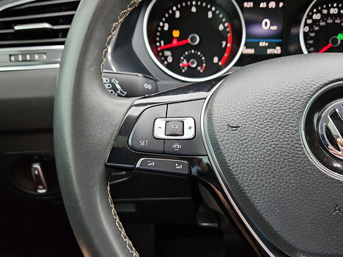 Certified 2021 Volkswagen Tiguan SEL image 17
