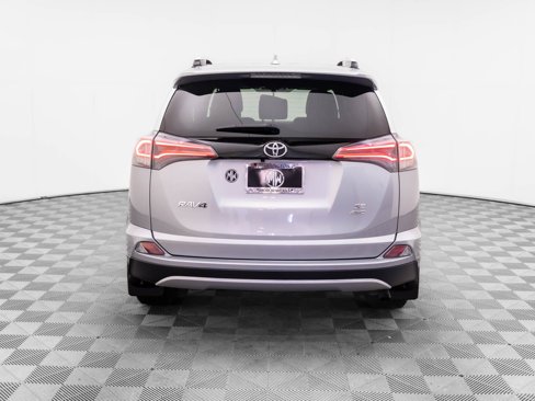 Used 2016 Toyota RAV4 SE image 4