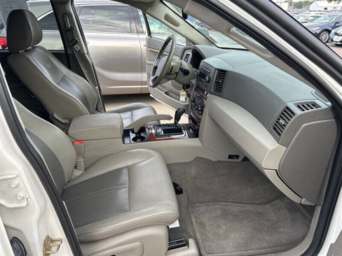 Used 2005 Jeep Grand Cherokee Limited image 19