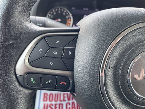 Used 2022 Jeep Renegade Limited image 16