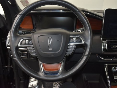 Used 2020 Lincoln Navigator Reserve w/ Luxury Package image 22