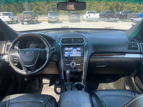 Used 2017 Ford Explorer Platinum image 9