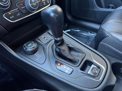 Used 2022 Jeep Cherokee Latitude Lux image 19