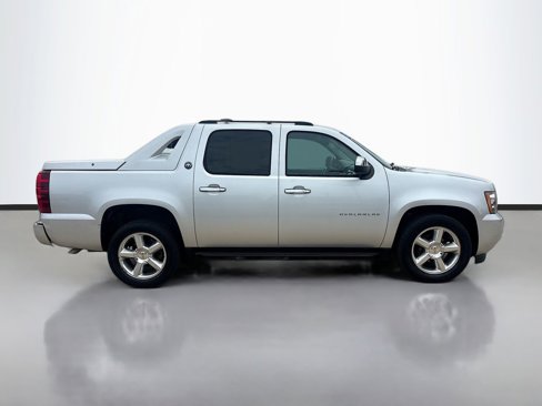 Used 2013 Chevrolet Avalanche LT w/ All-Star Edition image 4