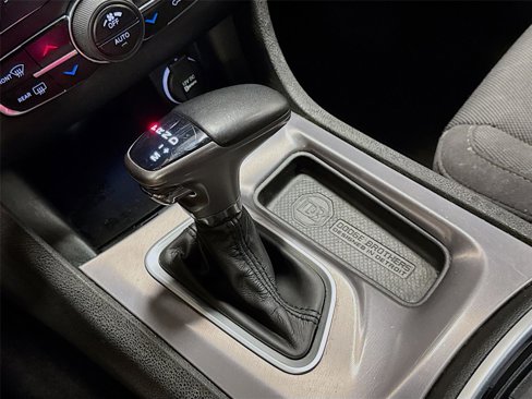 Used 2019 Dodge Charger SXT image 16