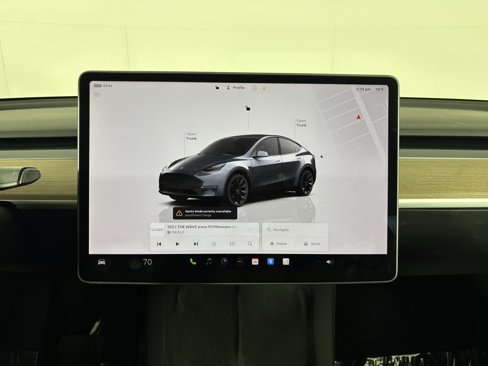 Used 2022 Tesla Model Y Long Range image 17