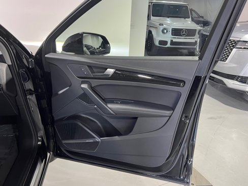 Used 2018 Audi Q5 Prestige w/ Prestige Package image 32