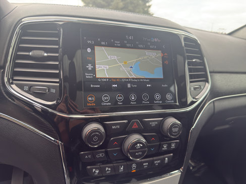 Used 2020 Jeep Grand Cherokee Summit image 16