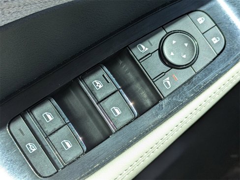 Used 2023 Nissan Rogue SV image 21