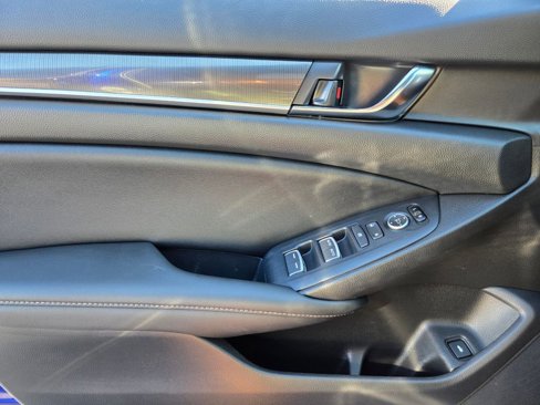 Used 2022 Honda Accord Sport image 17