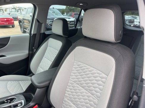 Used 2018 Chevrolet Equinox LS image 16