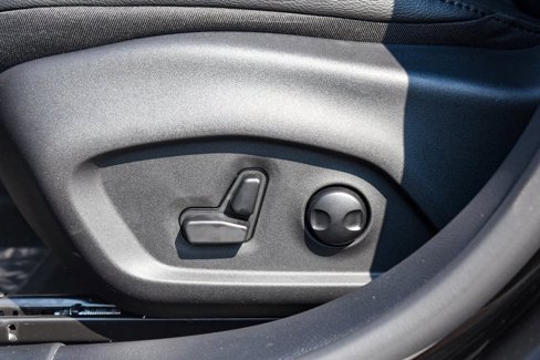 New 2025 Jeep Compass Limited w/ Sun and Sound Group image 19