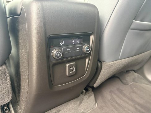 Used 2019 Buick Enclave Essence image 20