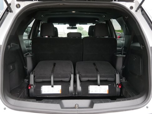 Used 2018 Ford Explorer XLT image 8