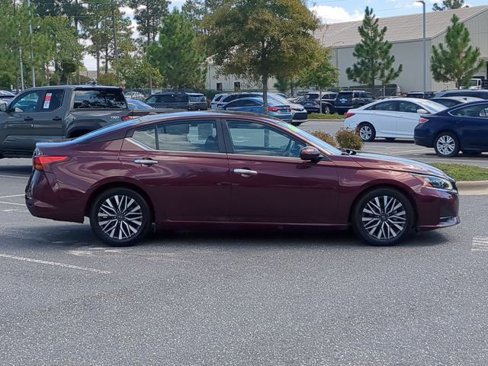 Used 2023 Nissan Altima 2.5 SV image 3