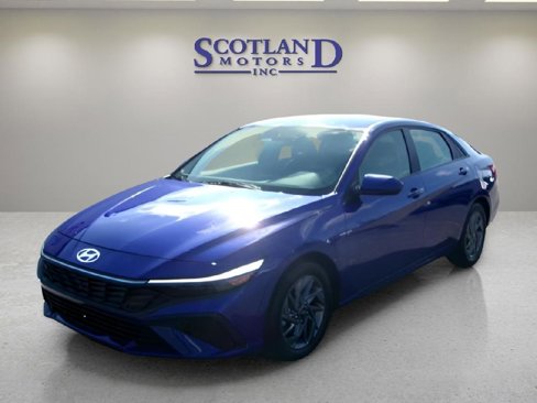 Used 2024 Hyundai Elantra SEL image 2