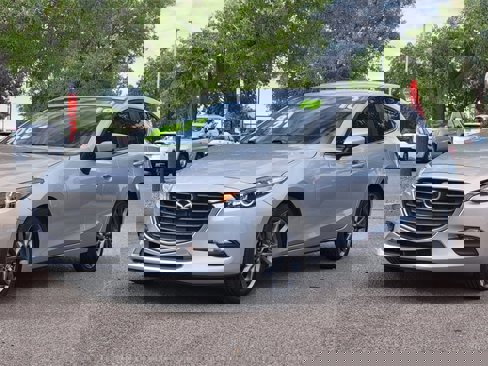Used 2018 MAZDA MAZDA3 Touring image 4